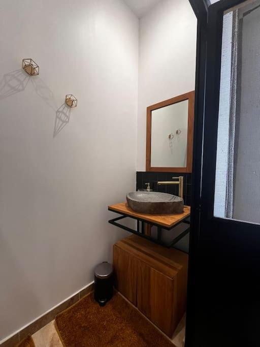 Le Platane Maison Climatisee Avec Piscine Holiday home Monteux